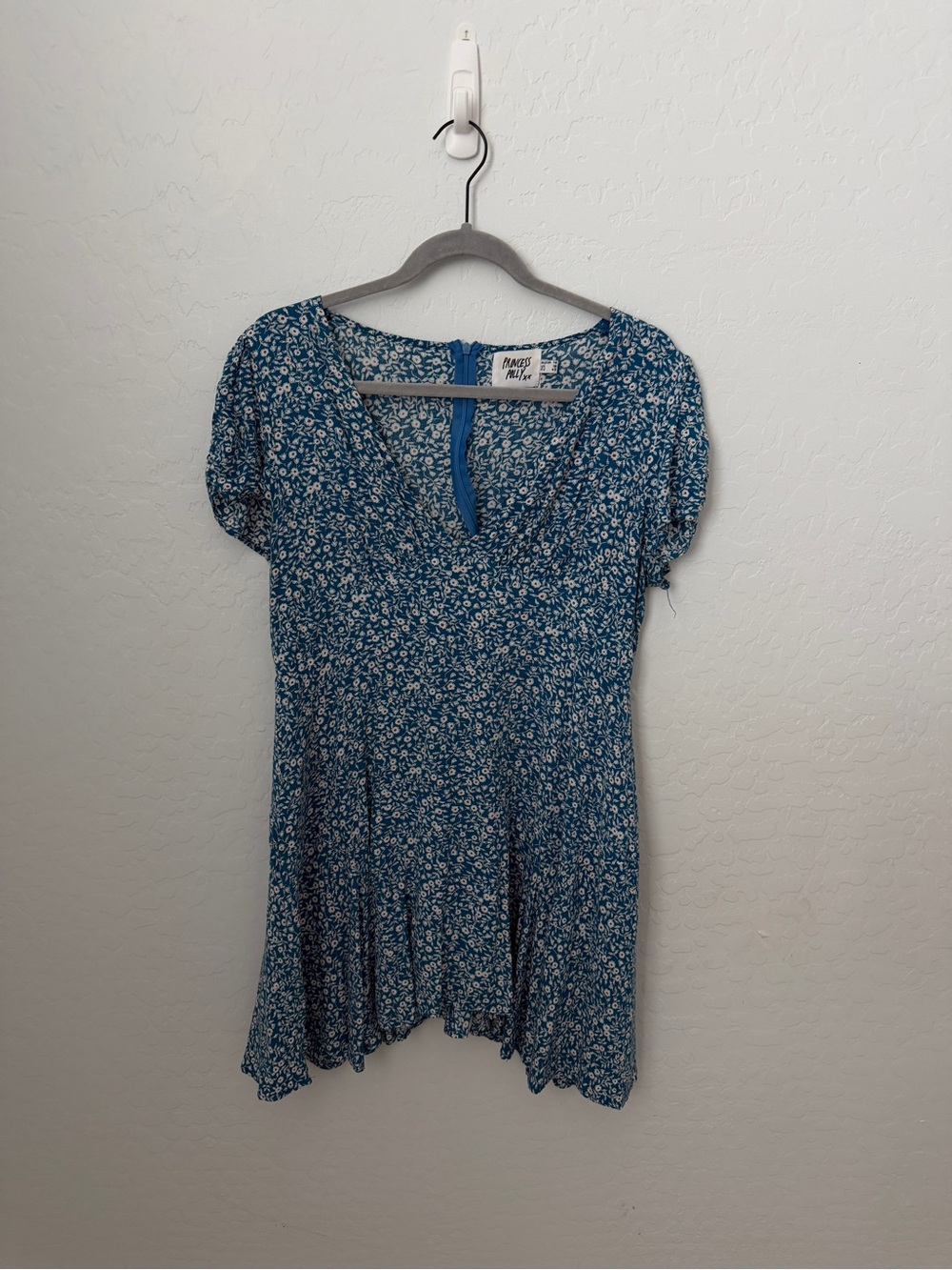 Princess Polly Blue Floral V-Neck Short Sleeve dress